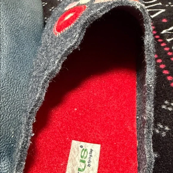 Haflinger Blue and Red Embroidered Slippers Sz 41 good condition only worn few X - Picture 4 of 5